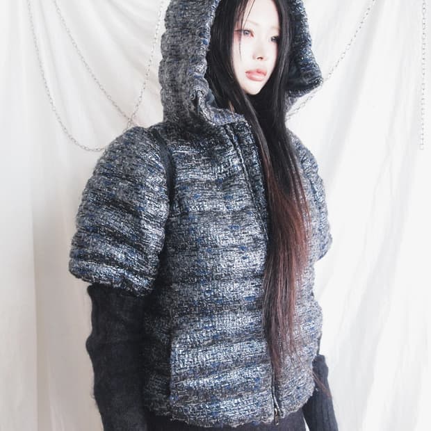 미우미우 하프슬리브 글리터 트위드 크롭 후드 패딩