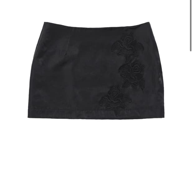 달링유어배드 Rose Satin Mini Skirt #Black