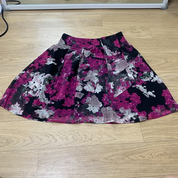 26)폴스미스 블랙라벨(Paul Smith 플라워 시퐁 드레이프 스커트