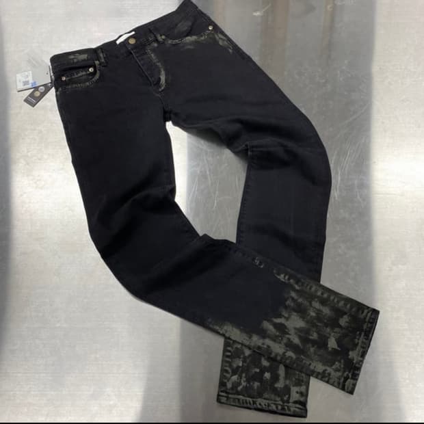 (새상품/2)언더마이카 SS23 스티키 머드 페인팅 슬림핏 블랙 진 머디