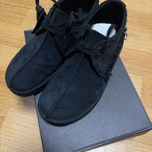 지용킴 x 클락스 선블리치드 데저트 블랙