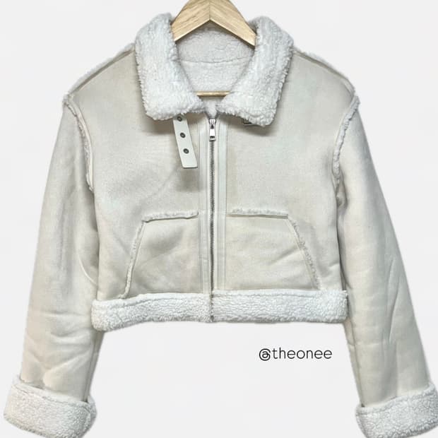 아이보리 크롭 무스탕