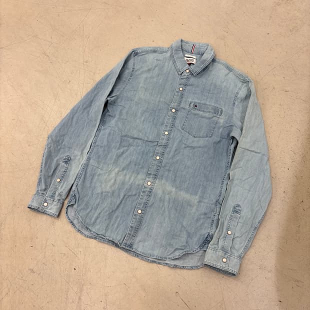 타미힐피거 데님 워싱 슬림핏 셔츠