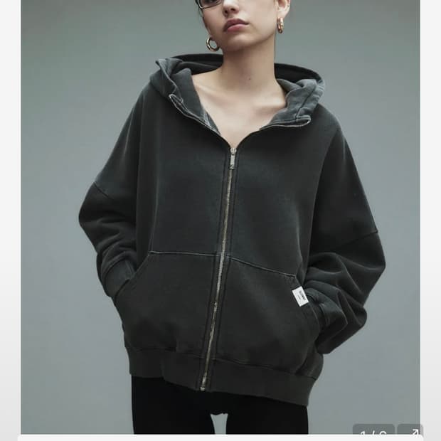 글로니 G CLASSIC WASHED BOXY ZIP UP 차콜구해요!!