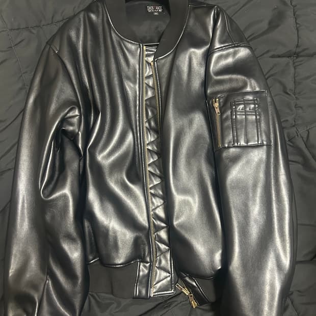 이모스탠스클럽 레더 봄버 2