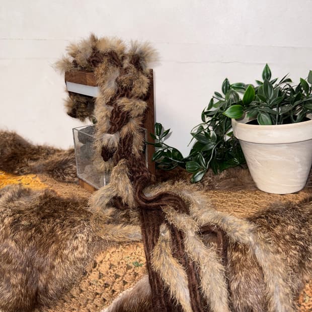 Brow rabbit fur trimming knit belt