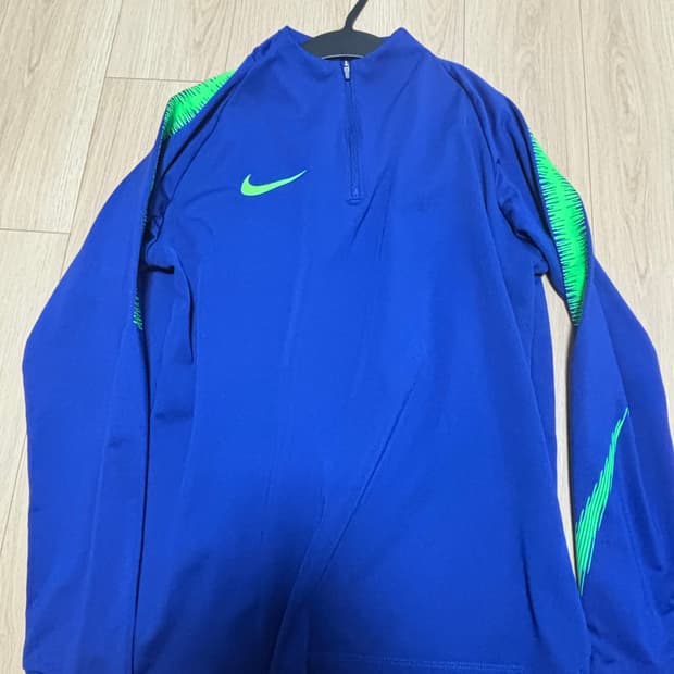 나이키 드릴탑 팔아요