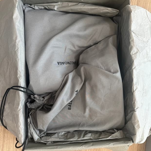 발렌시아가 스톰퍼 캔버스 42size