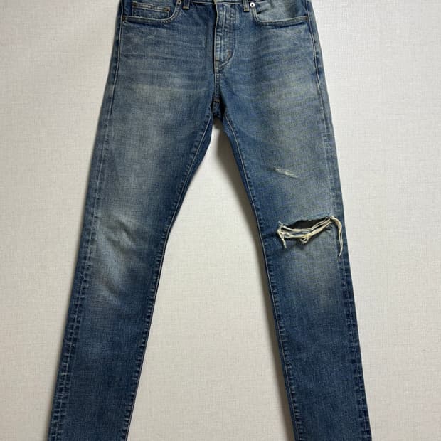 SAINT LAURENT PARIS 생로랑 디스트로이드 슬림핏 진