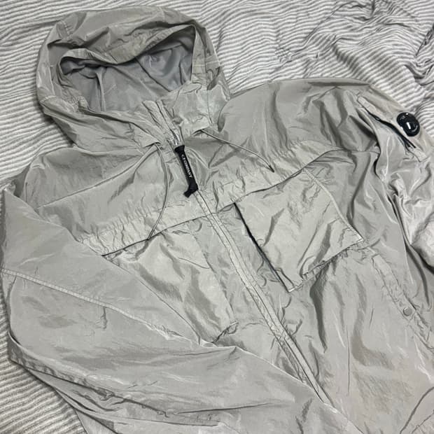 Cp컴퍼니 나일론 후드 바람막이 자켓(XL)