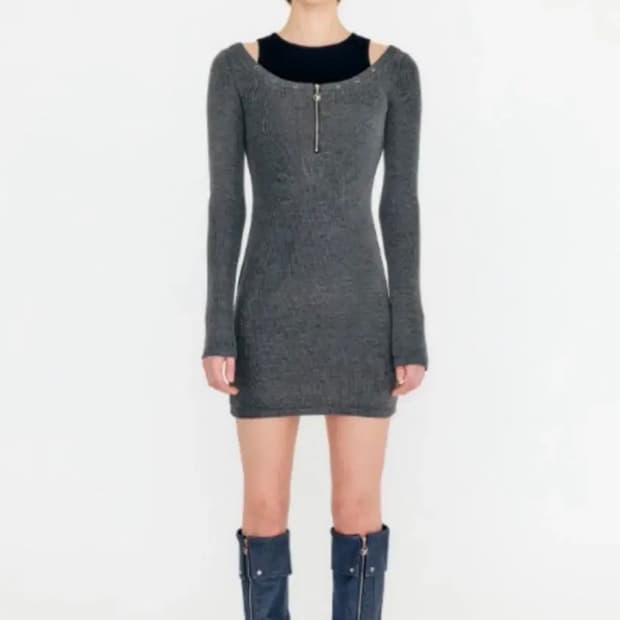 Yuse 컷아웃 레이어드 아일렛 드레스 차콜