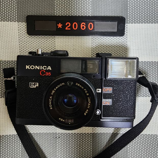 코니카 C 35 EF 필름카메라