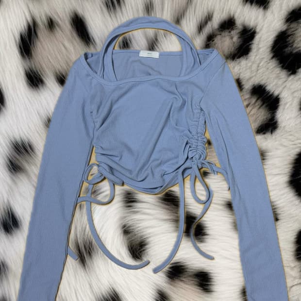 깔끔 여리 st 홀터넥 롱슬리브