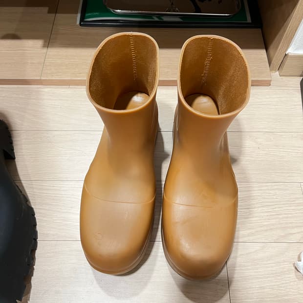 (41)보테가 퍼들 러버밴드