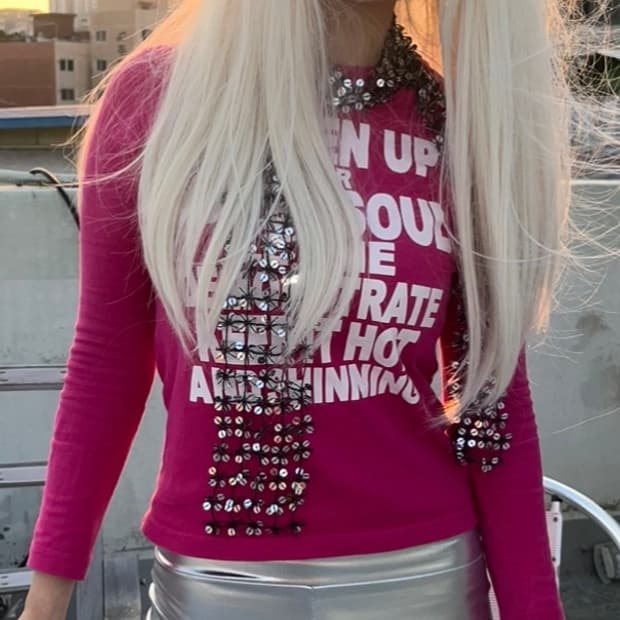 hot pink t shirt