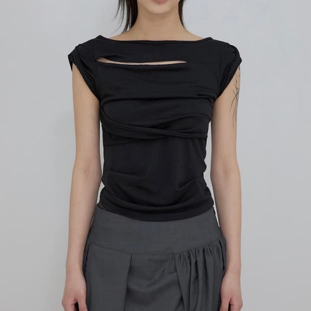 플레어업 Asymmetrical Draped Roll-Up T-Shirt