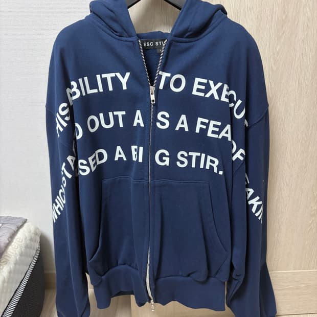 esc 스튜디오 후드집업