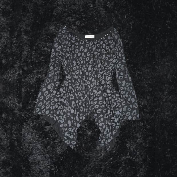 (chuxxx) neck rhinestone long sleeve 