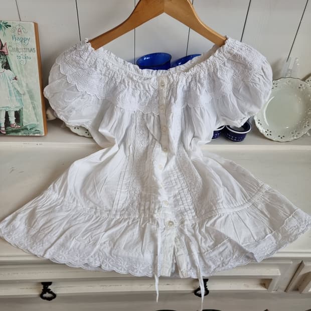 코튼 레이스 오프숄더 2WAY 블라우스