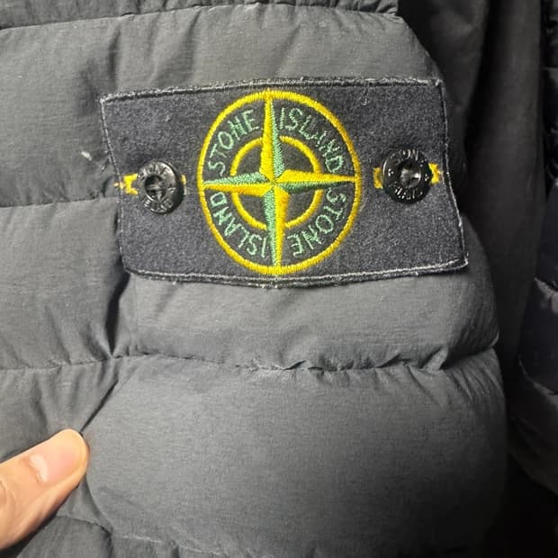 스톤아일랜드 룸우븐 경량패딩 블랙L