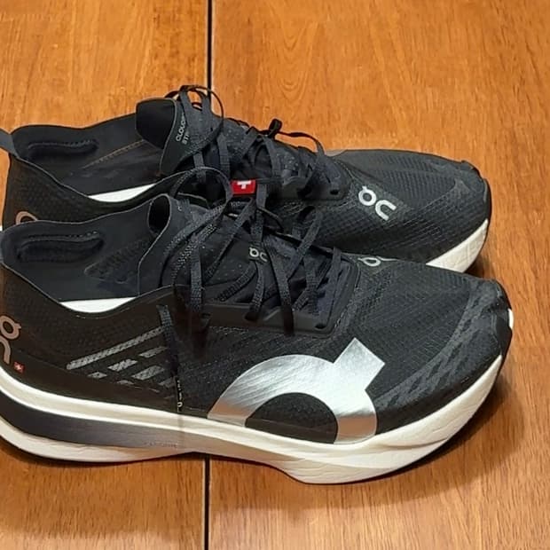 온 러닝 클라우드 붐 스트라이크 255