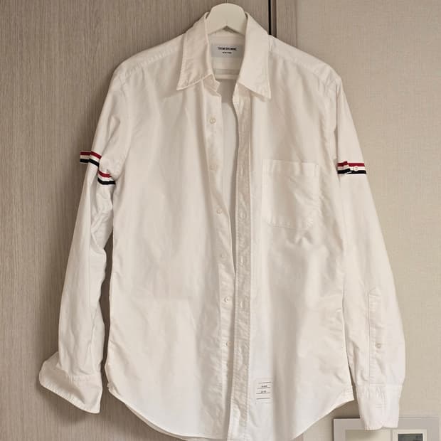 톰브라운 삼선 암밴드 셔츠 3