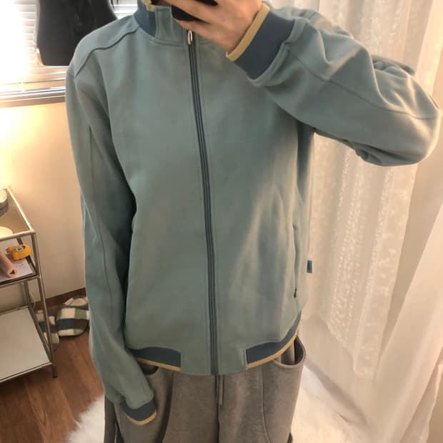 포인트 하프넥 집업