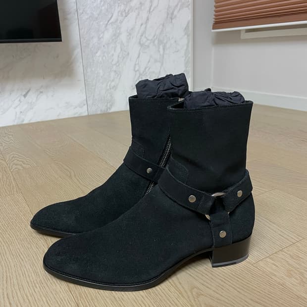 생로랑 13fw 하네스 스웨이드 부츠 42사이즈 팝니다