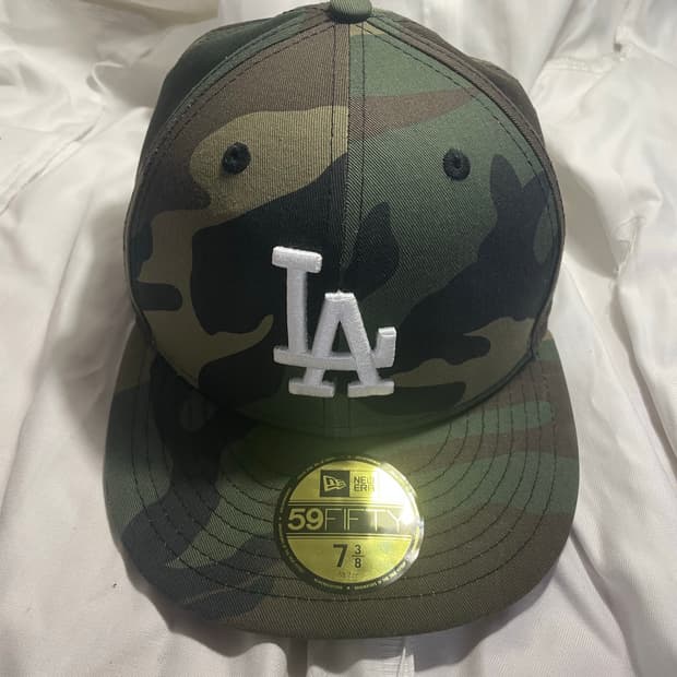 뉴에라 LA 카모 7 3/8 , 738