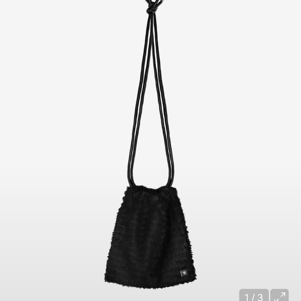 트리밍버드 프린지 퍼 백 블랙