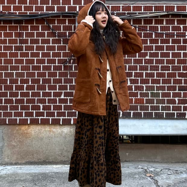 양털 더플 무스탕 제이더블유 가디건 도트 목폴라 레오파드 스커트 코디세트