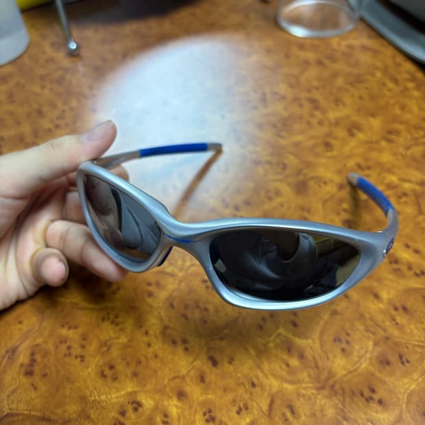 오클리 빈티지 트웬티xx