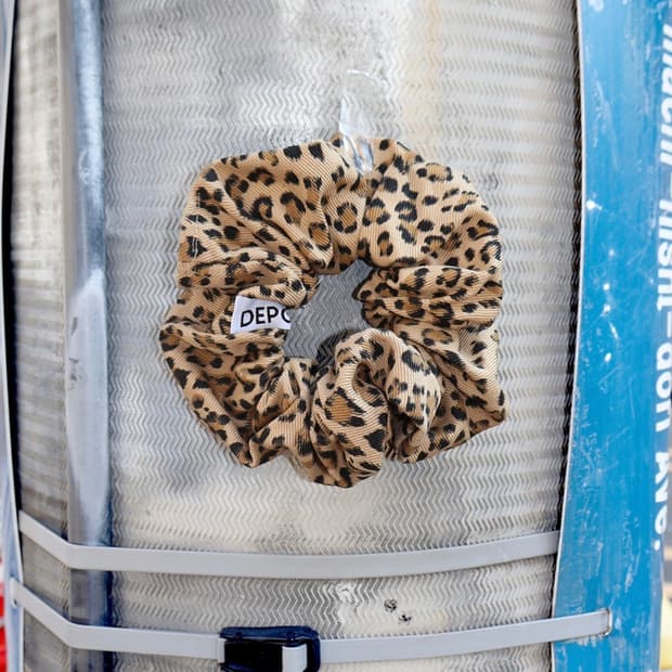 뎁크 레오파드 스크런치