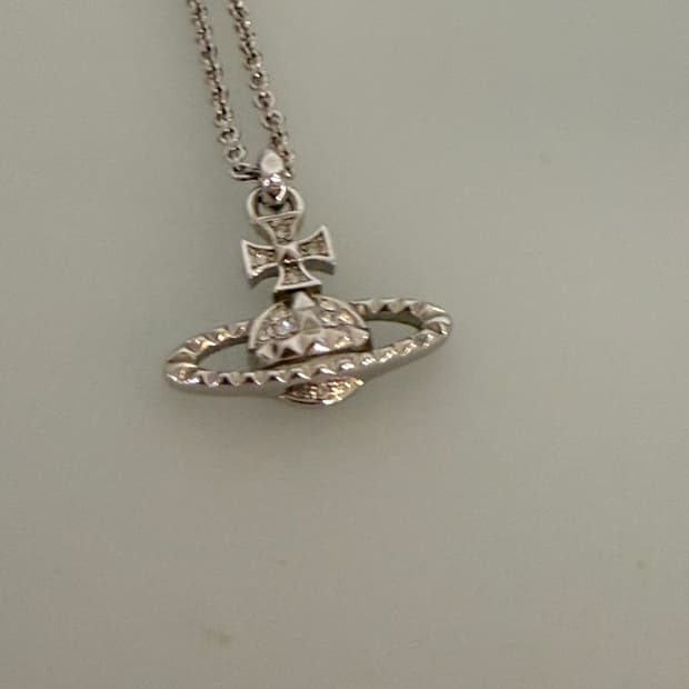 비비안 웨스트우드 메이페어 바스 릴리프 목걸이