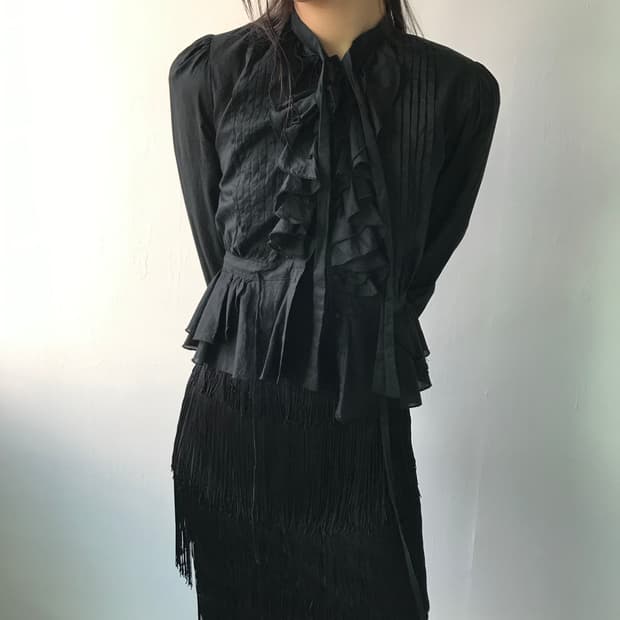 미우미우 린넨 프릴 블라우스