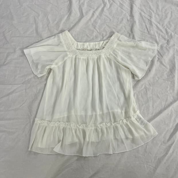 레이스 스퀘어넥 쉬폰 프릴 블라우스 모리걸 하구미 아이보리