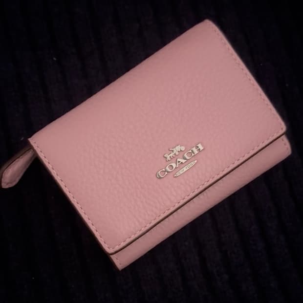 indy pink coach wallet 