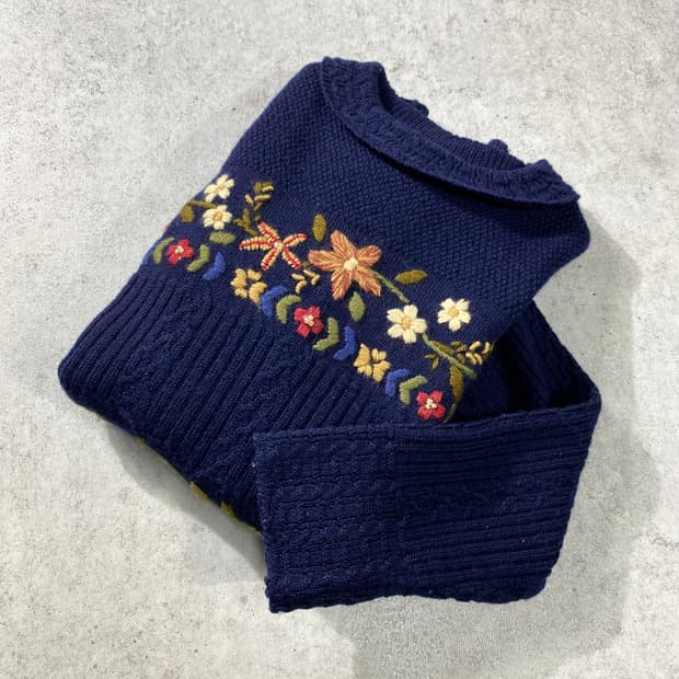 [M] Laura Ashley 플라워패턴 핸드 스티치 울 니트