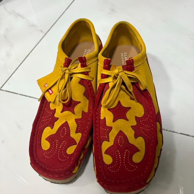 클락스x슈프림 왈라비 레드/옐로우 310(300)