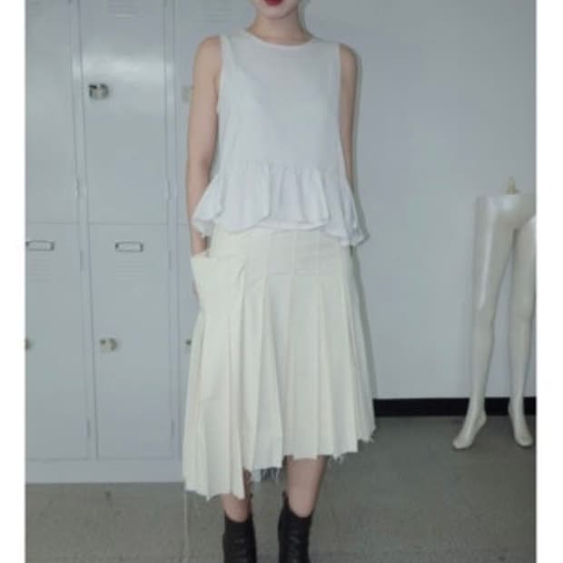 에옹쓰  해비타트 언발란스 플리츠 스커트 2사이즈 habitat