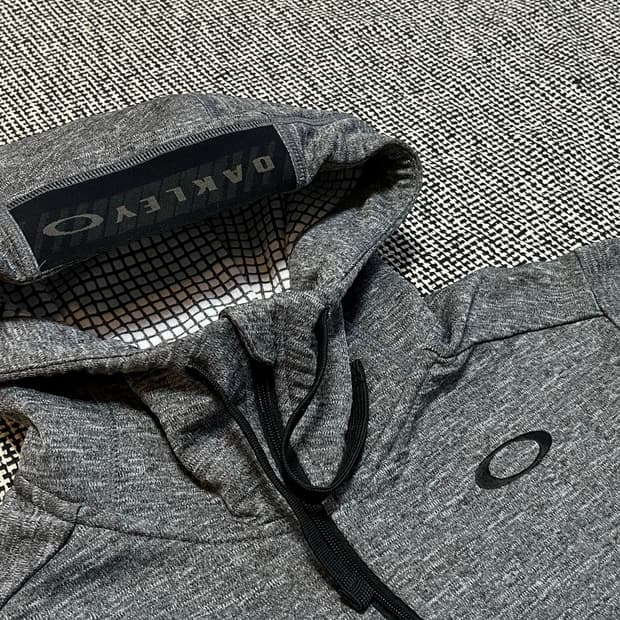 오클리 후드집업