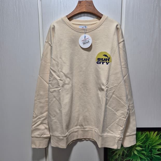 (세일)(새상품)빅웨이브 브랜드 맨투맨 티셔츠 아이보리