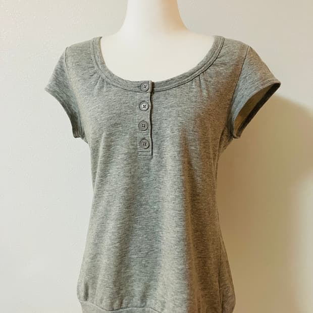 회색 단추 반팔 티셔츠 모리걸 일본빈티지