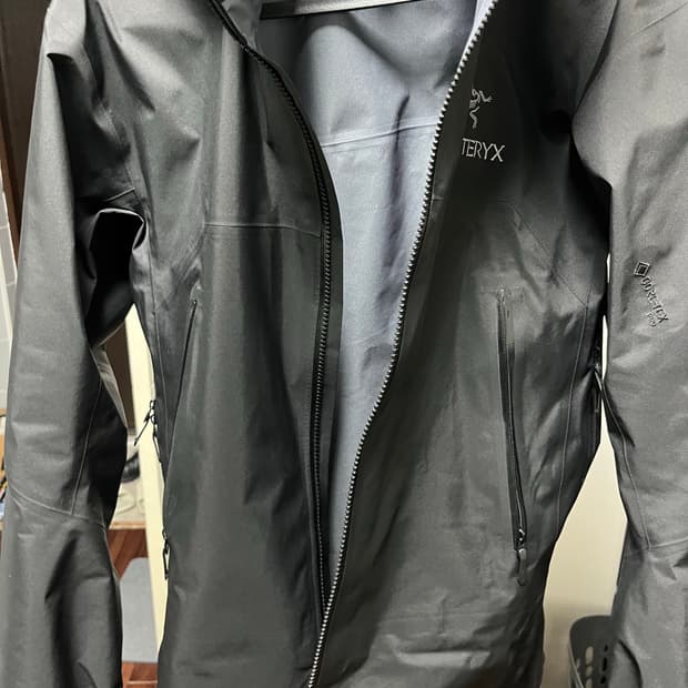 아크테릭스 베타 AR Xs 사이즈 블랙