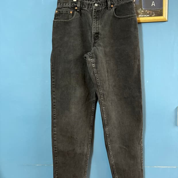 90-00‘s USA Levis 560 Black Denim Pant.