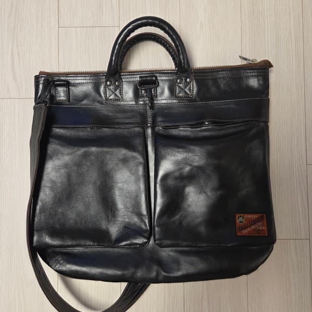 토이즈맥코이 헬맷백 블랙