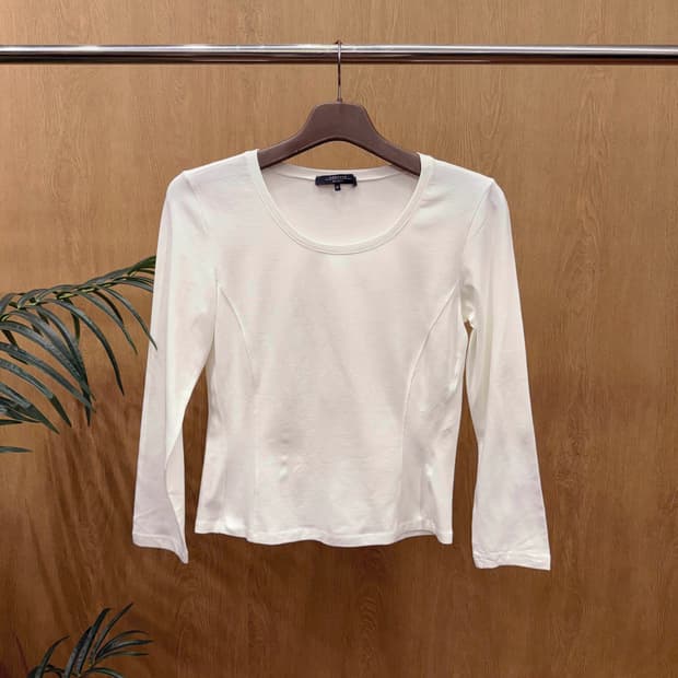 막스마라 위켄드 라운드넥 티셔츠 절개 라인 디테일 슬림핏 화이트