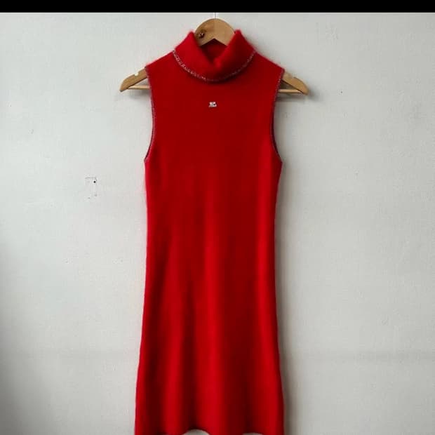 꾸레쥬 니트 슬리브리스 원피스