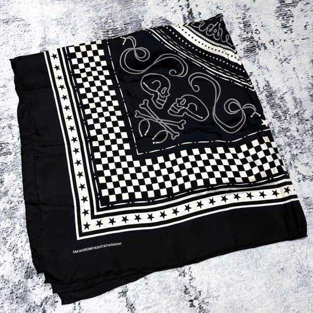 솔로이스트 실크 반다나 스카프