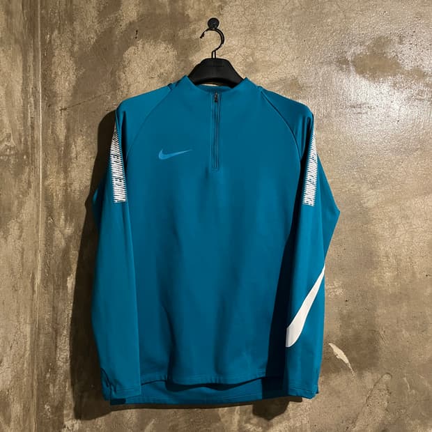 나이키 드라이핏 반집업 긴팔